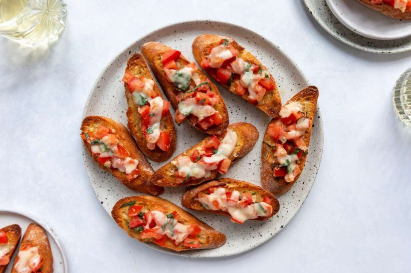 Bruschetta with Tomato and Basil: A Simple Yet Flavorful Starter
